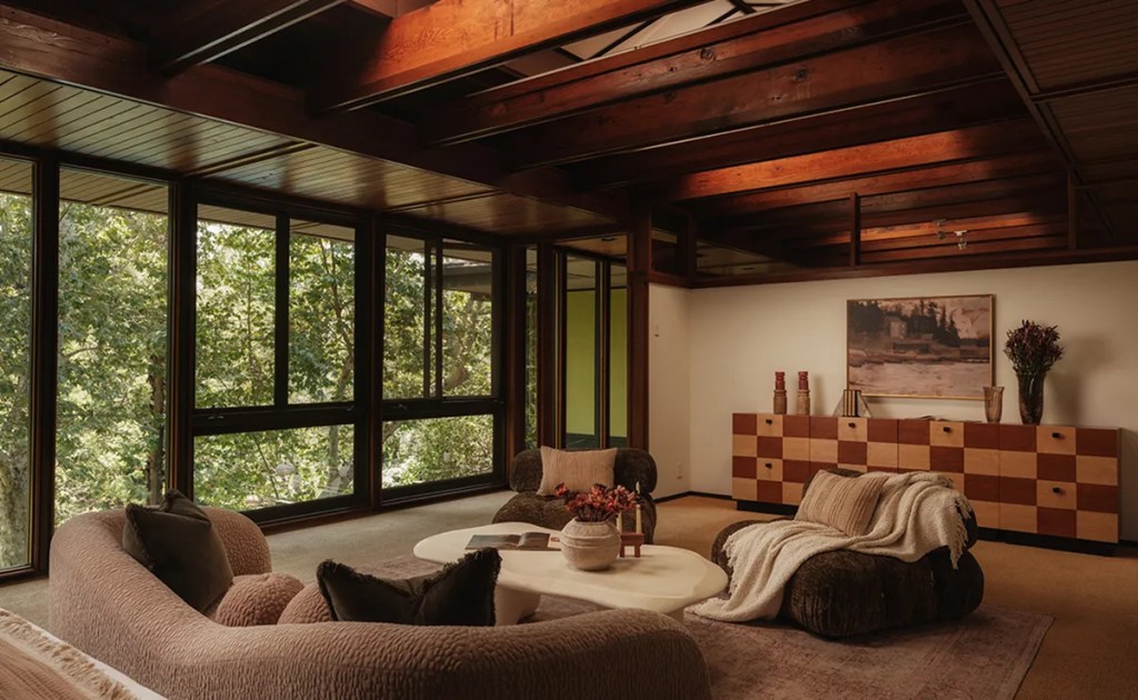 A House in the Trees: Kristen Wiig’s Modernist Pasadena&nbsp;Retreat